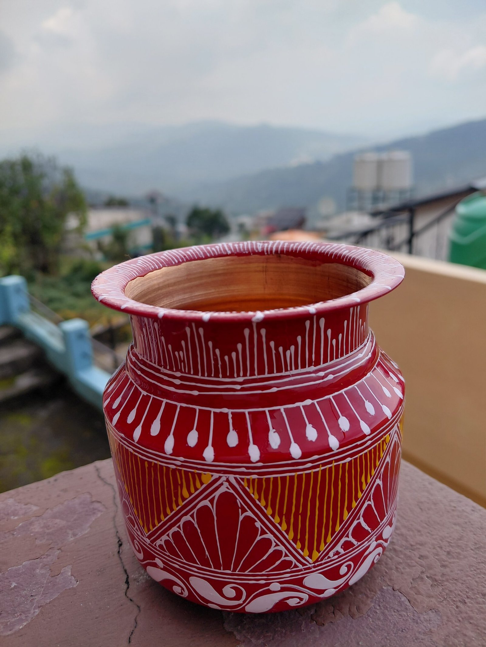 20261009_101421 पारंपरिक पहाड़ी ऐपण कला डिज़ाइन वाला तांबे का कलात्मक लोटा - Image 1
